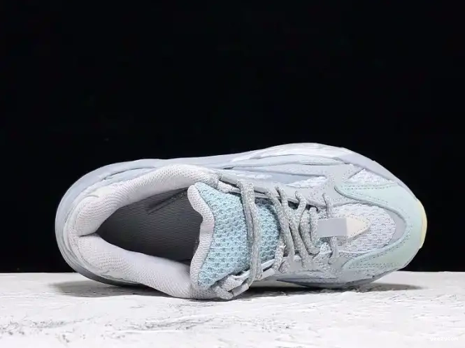 Yeezy 'Inertia' Adidas FW2549 Boost V2 700 0610